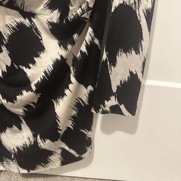 Diane Von Furstenberg Silk Black and White Blouse Top Size 12 Women’s - Picture 4 of 10